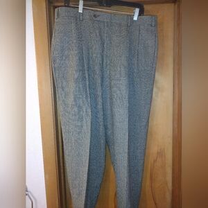Mens Tommy Hilfiger Black and Gray Houndstooth Pants 35 x 27.5 Cuffed 100 % Wool